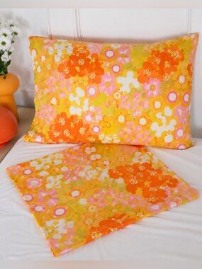 Vintage Vanity Fair Lustercale Floral Pillowcase & Sheet Set Groovy 70s Mod USA
